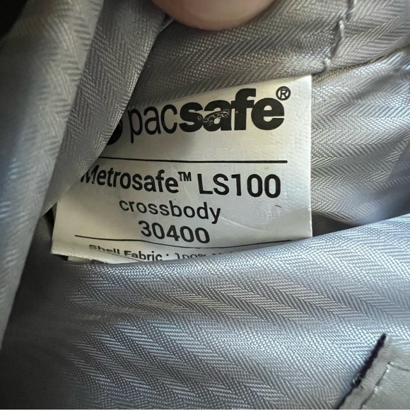 PacSafe Metrosafe LS100 Anti Theft Technology Crossbody Bag - Picture 14 of 14